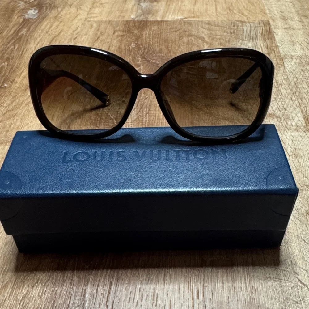 Louis Vuitton Dark Brown Sunglasses - Picture 2 of 12